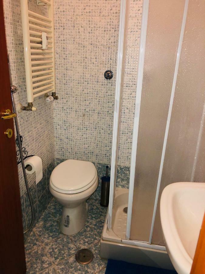 Parisa Suite Rom Exteriör bild